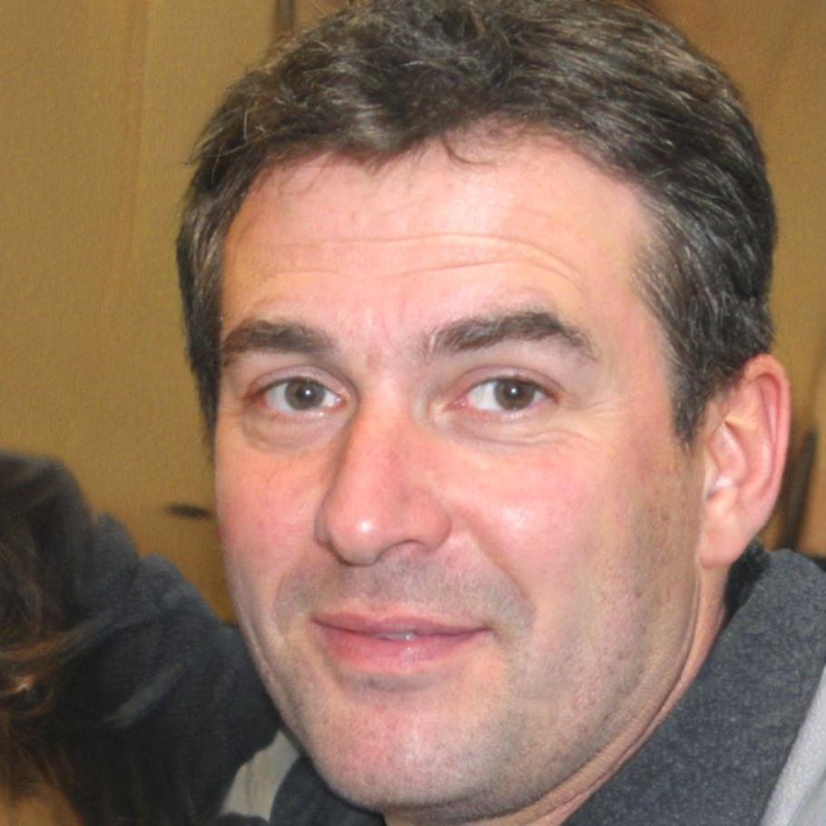 Ведущий преподаватель